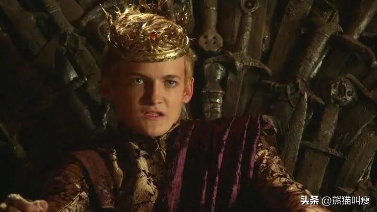 不对劲，很不对劲。特朗普这个精神状态。

他正试图将美国人，无论新旧，一个劲送上