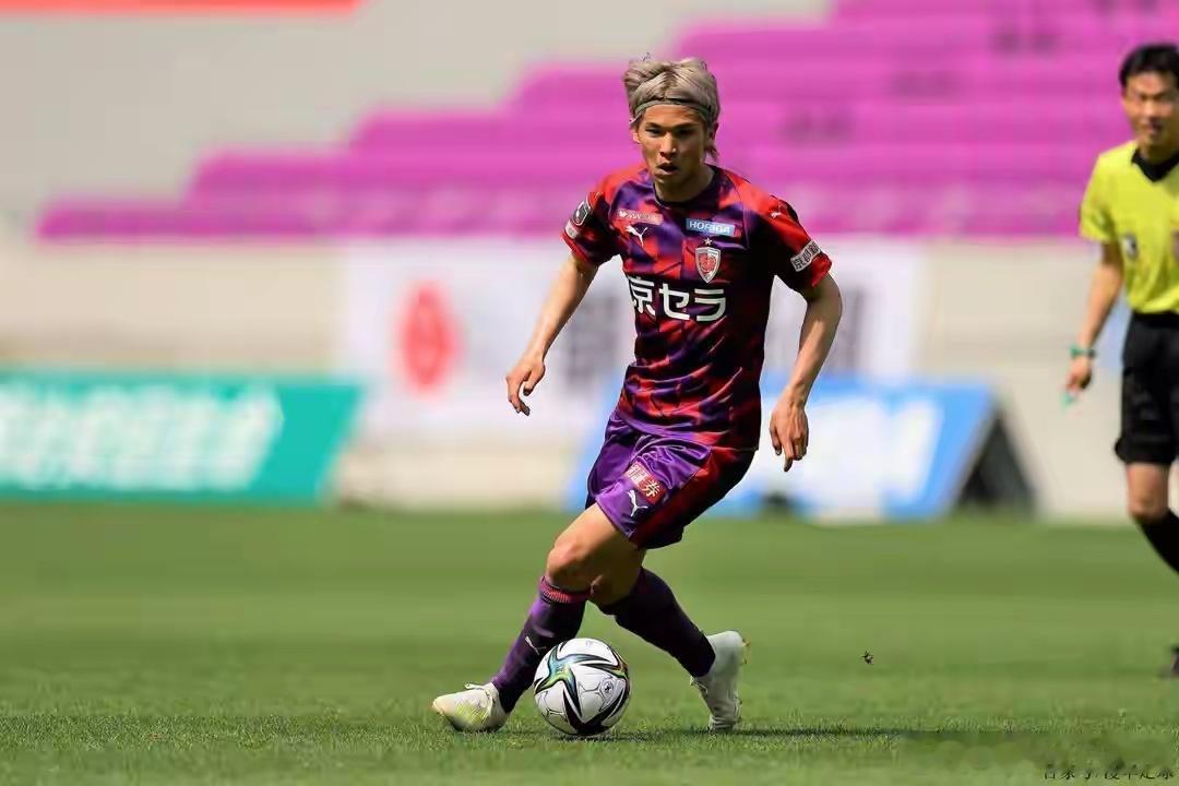 新赛季日职联三轮战罢，制度改革成为核心议题，联赛格局或将重塑。广岛三箭对阵京都不