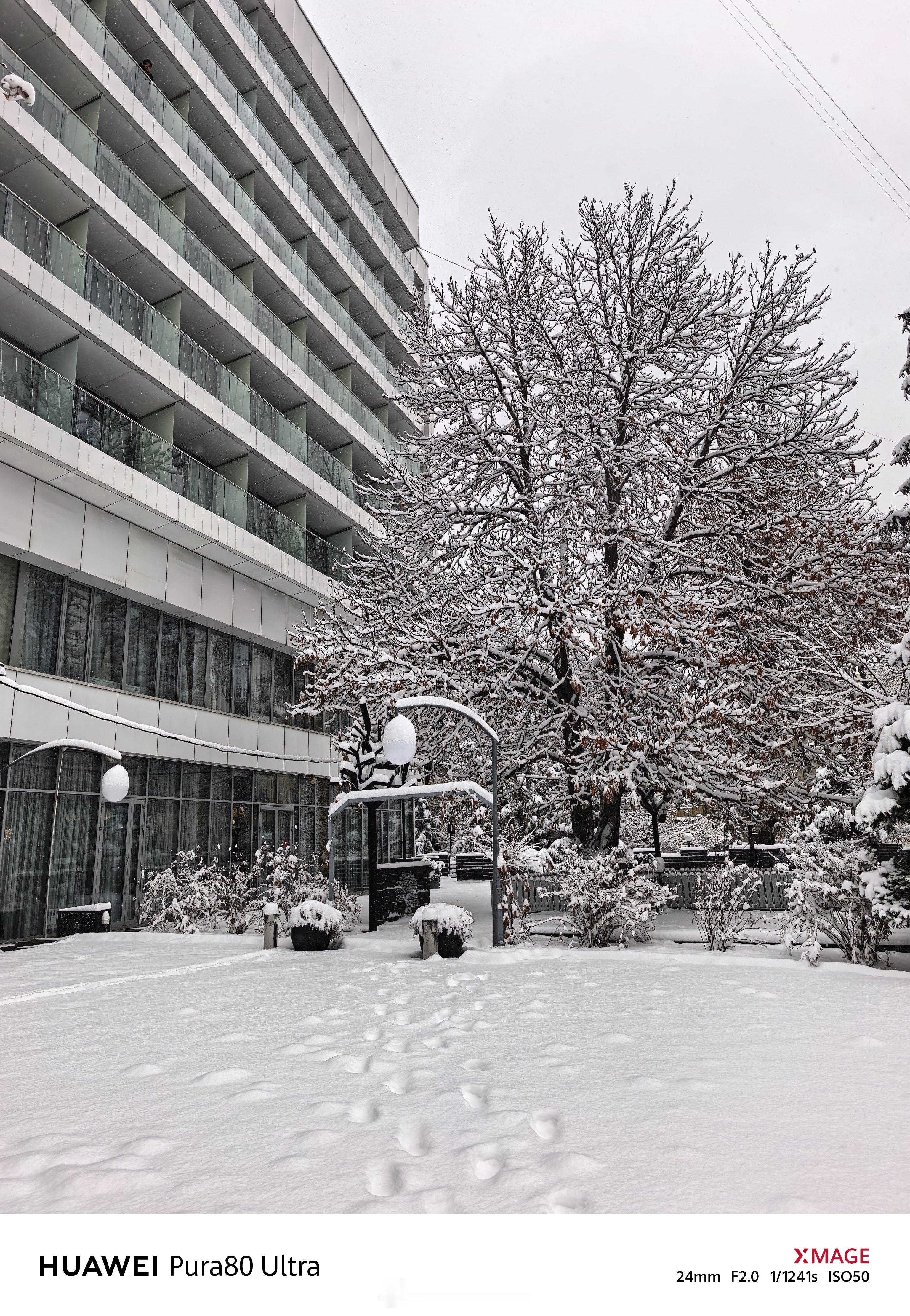 早安我这里下大雪了 你们那里呢？问界m7北极圈万里追光 哈萨克斯坦·国家歌剧和芭