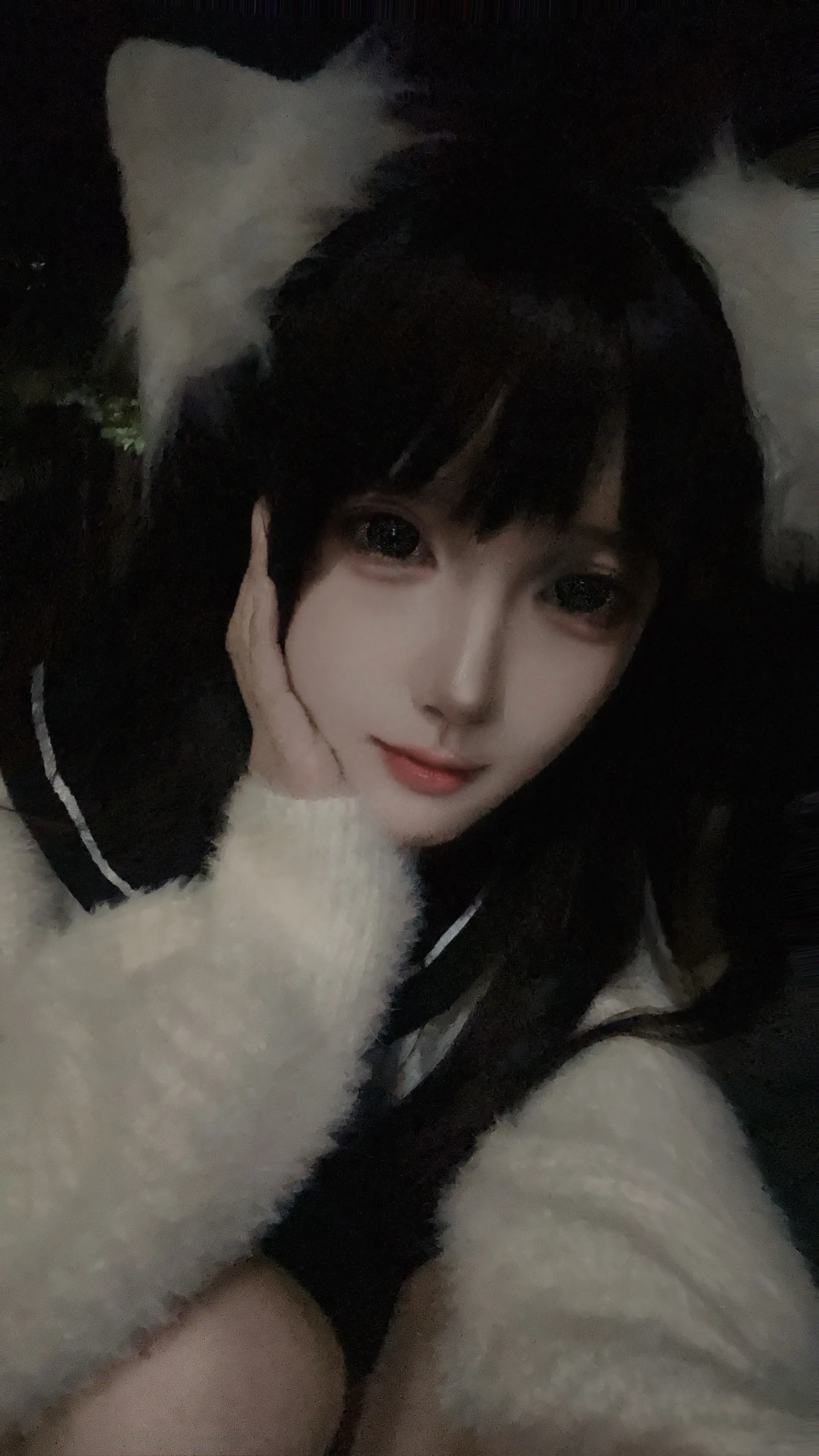 我们的距离是0.6cm 那是屏幕的厚度 如果我的眼泪掉下去 你那里会下...