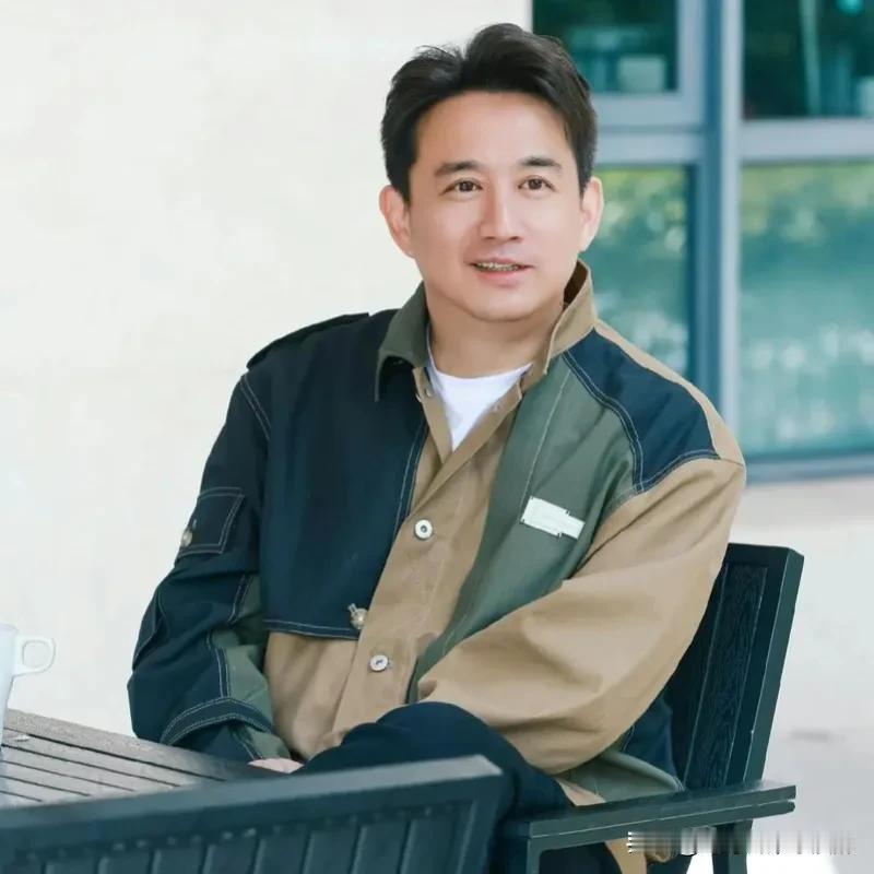 #黄磊回应近期舆论风波#
其实真的觉得黄磊不至于被骂成这样，一个做饭的事而已，而