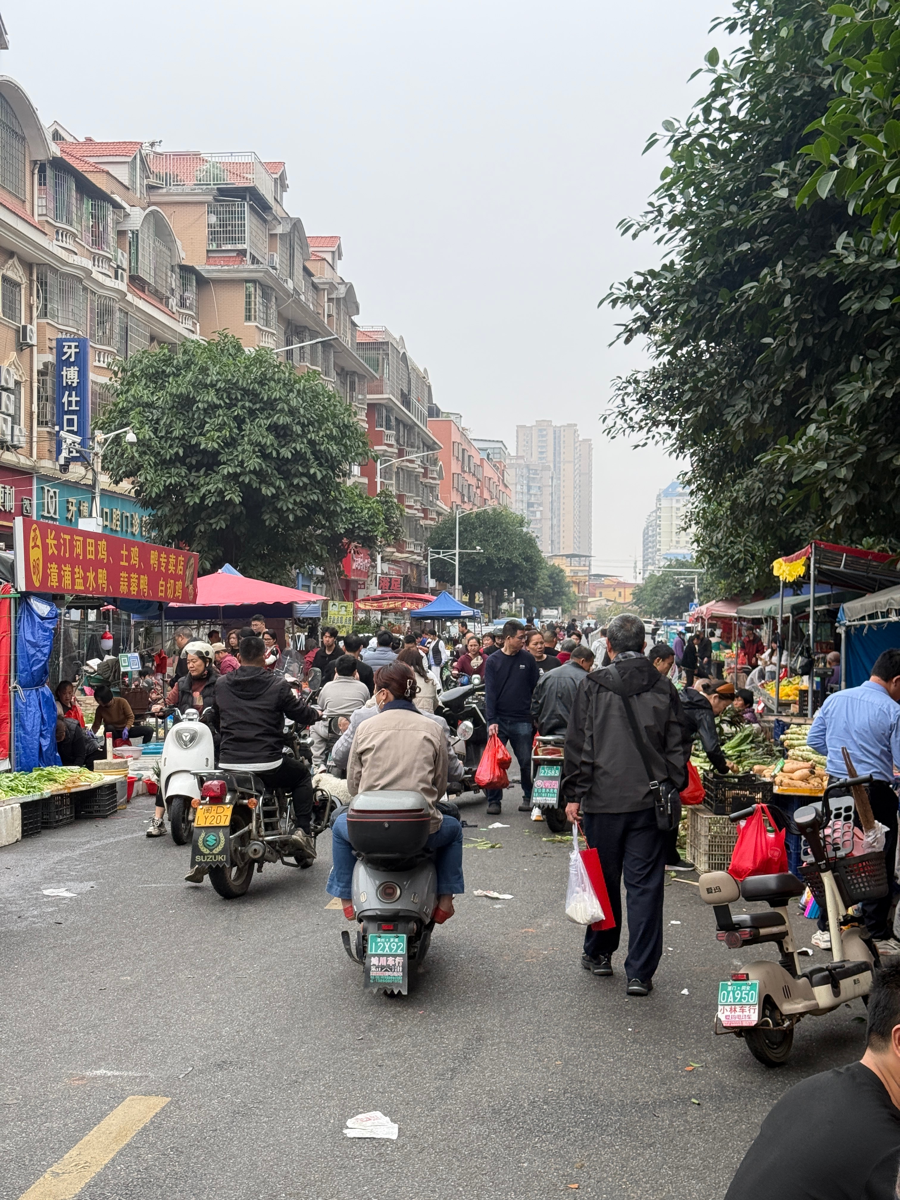 年年人间烟火处菜市场是最有氛围的地方了，大家开始准备年夜饭了吗 