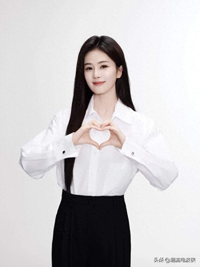 白鹿，今日的黑白穿搭格调