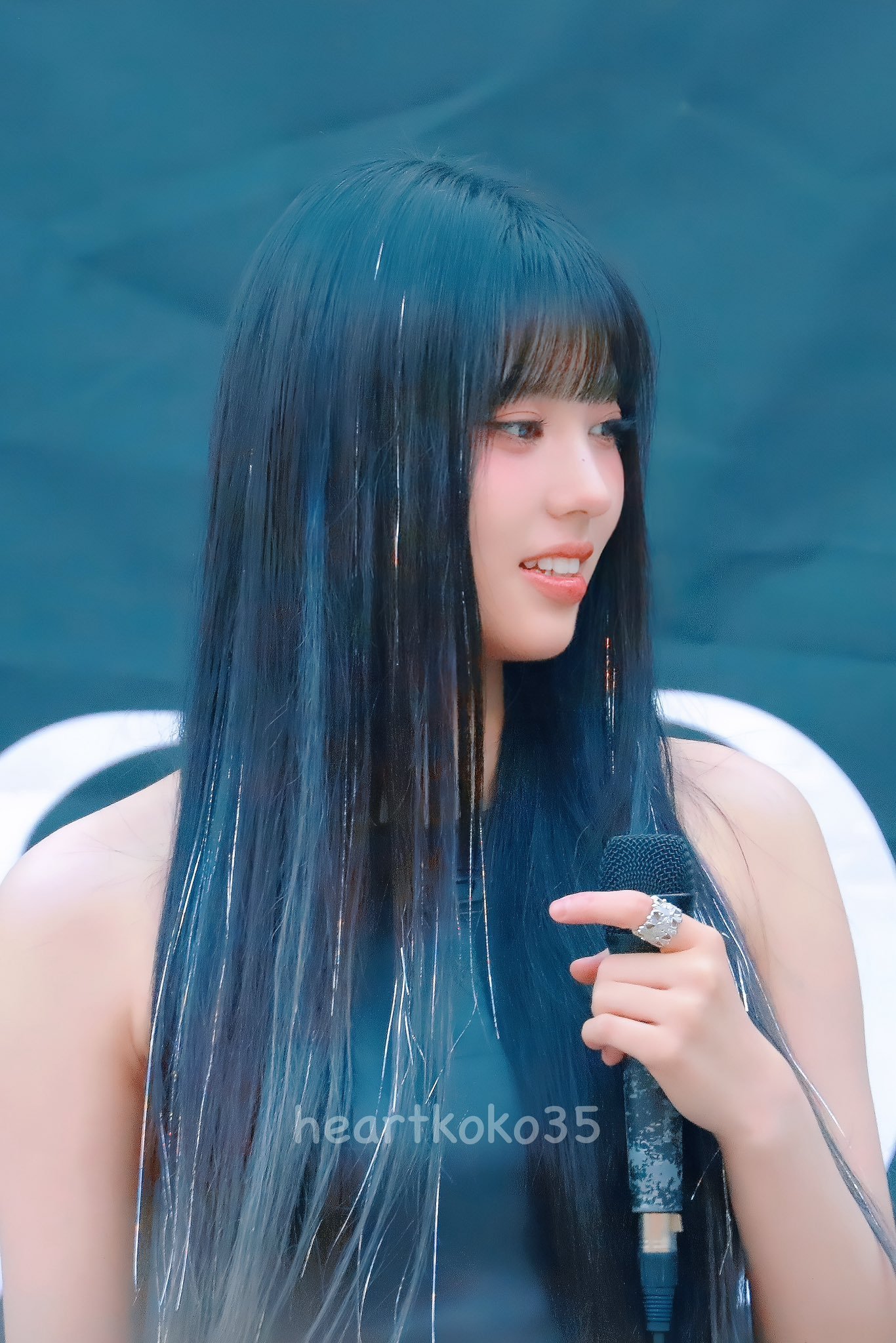 260613 minifm这个色调看着有点蓝 好想.. 蓝发 这是允许的吗©he