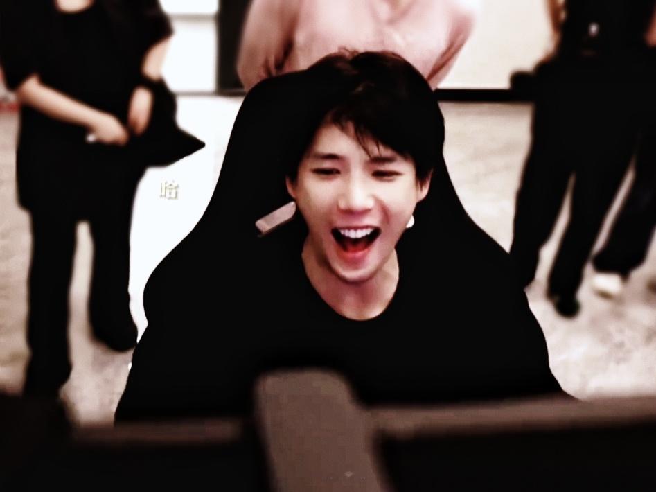 素颜男神·王安宇  又开始发力了～就这样持续散发魅力·王安宇季清和 ·王安宇