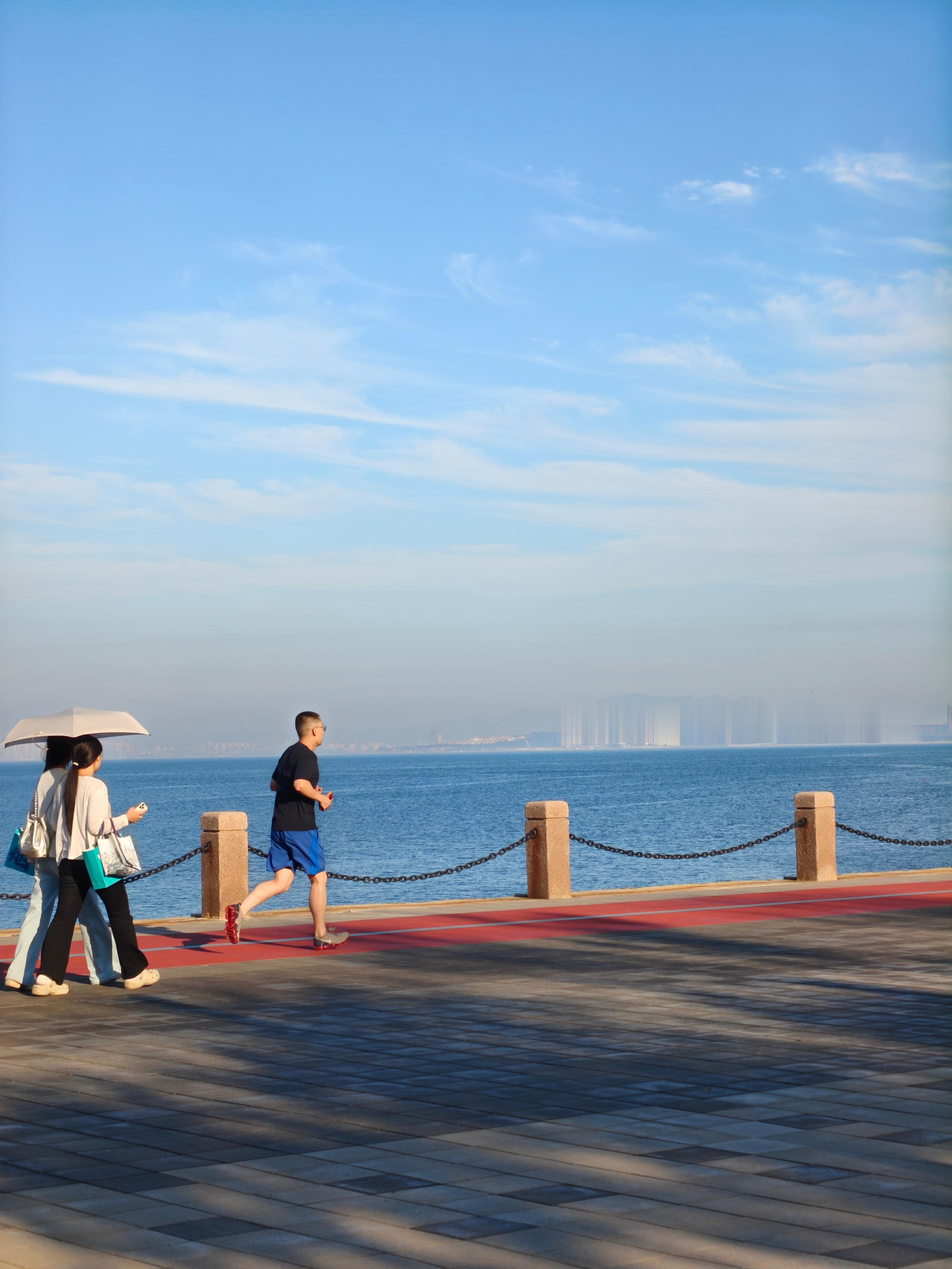 喜欢海边走走 
