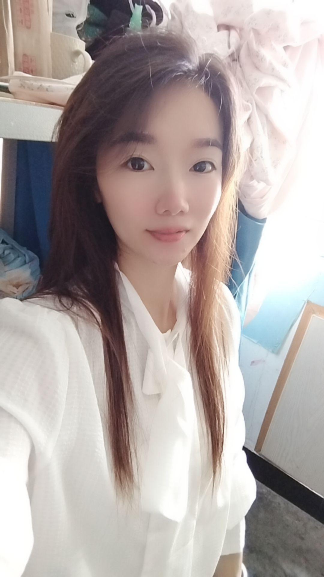 如果不是为了柴米油盐，我猜，每个人都是浪漫的，自由的。但是长大两个字没...