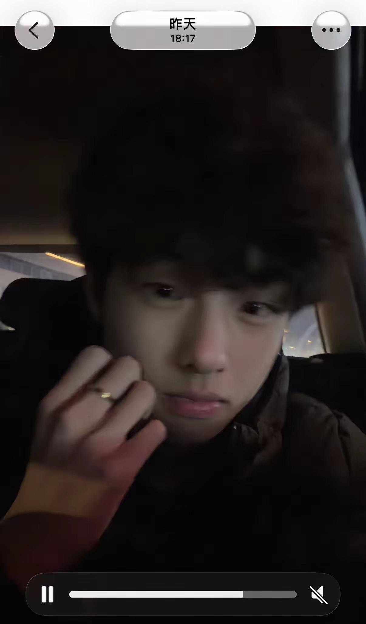 好奇你的过去又回溯性嫉妒 好心碎 还要假装无所谓我一直都很想问你 从始至终我是不