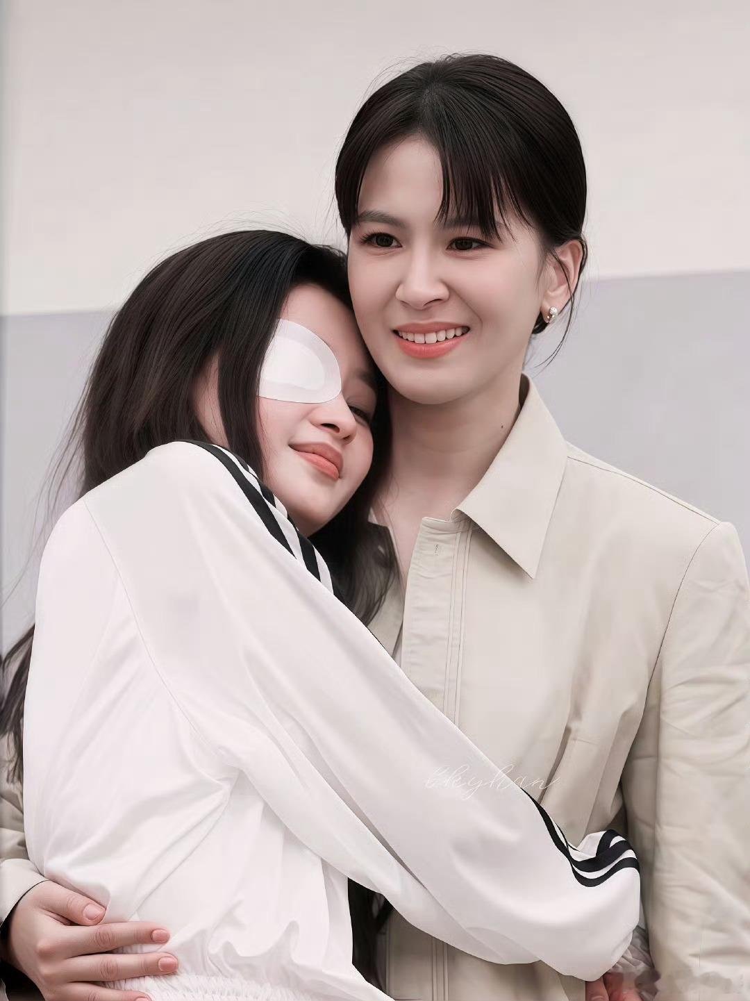 孙怡曾沛慈又抱上了谁懂啊!台北king曾沛慈×东北娇妻孙怡这对我先磕了💘 拥抱