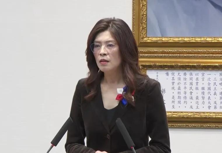 老实说，台湾的军购案根本就不是一个问题，这些军备掌握在谁的手中才是大问题。
如果