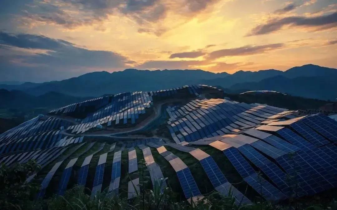 中国曾斥资30亿，在沙漠竖立1.2万面“镜子”，直接惊动联合国！

我国的国土面