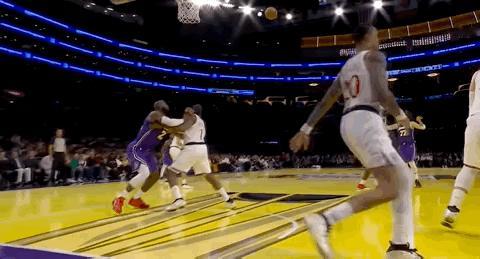 詹姆斯今天第一球，单打哈登，2+1！ 快船vs湖人