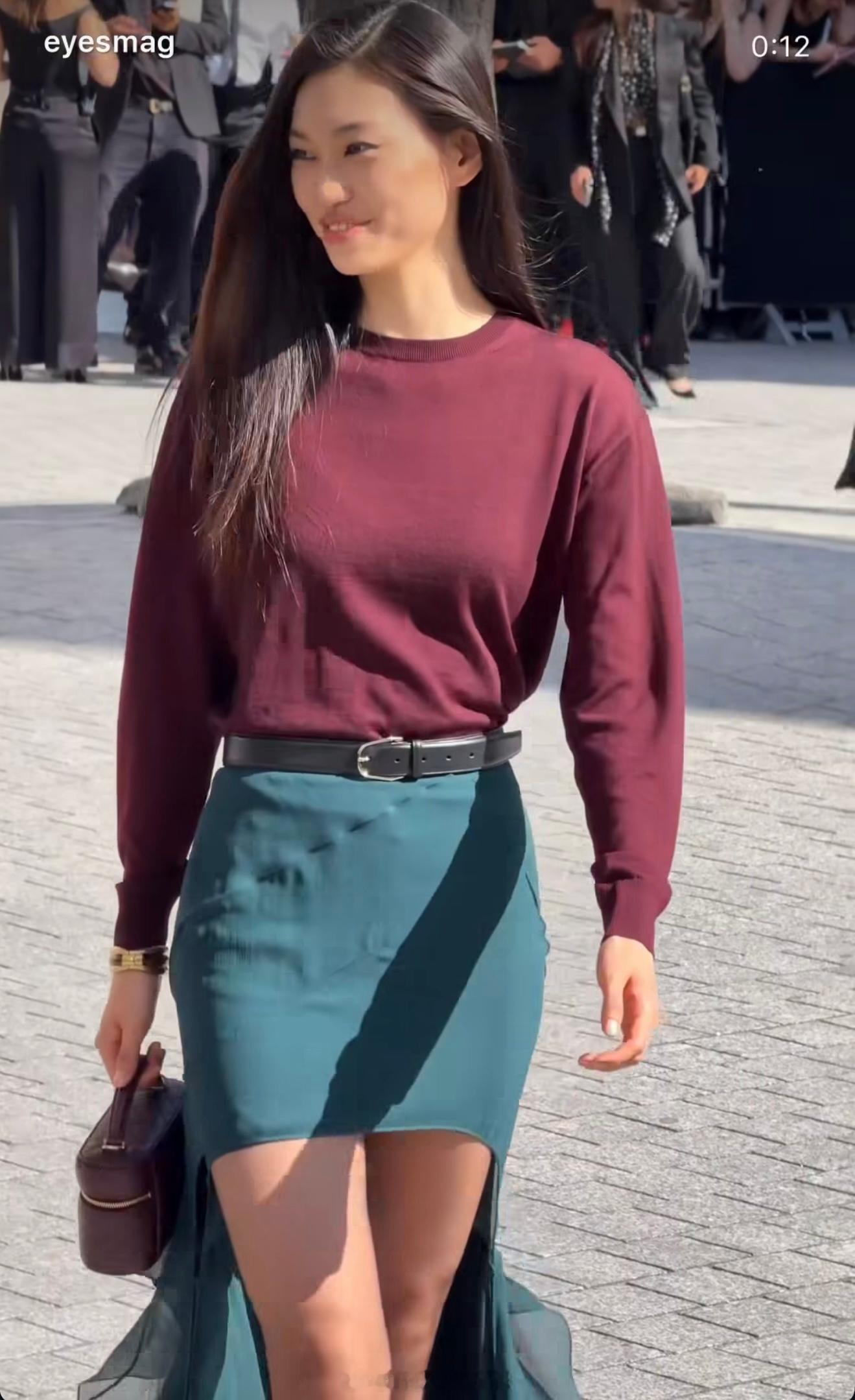 金度延 金度延 意大利参加时装周女idol中的超模穿YSL特有型 ​​​