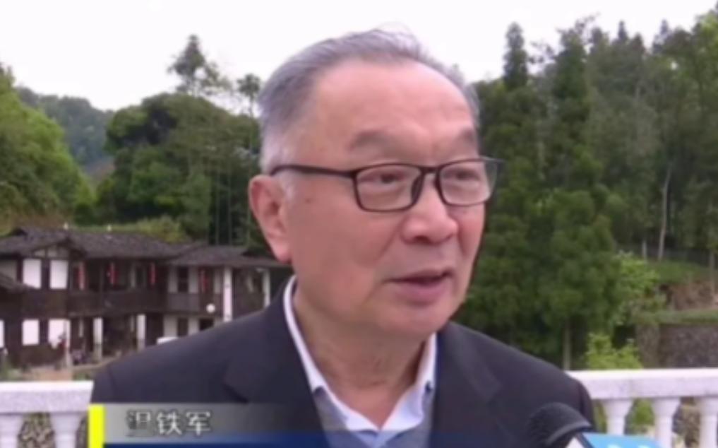 温铁军一语惊人：“我们为什么一定要走西方那条老路呢？把农民都赶进城，在城市搞低收