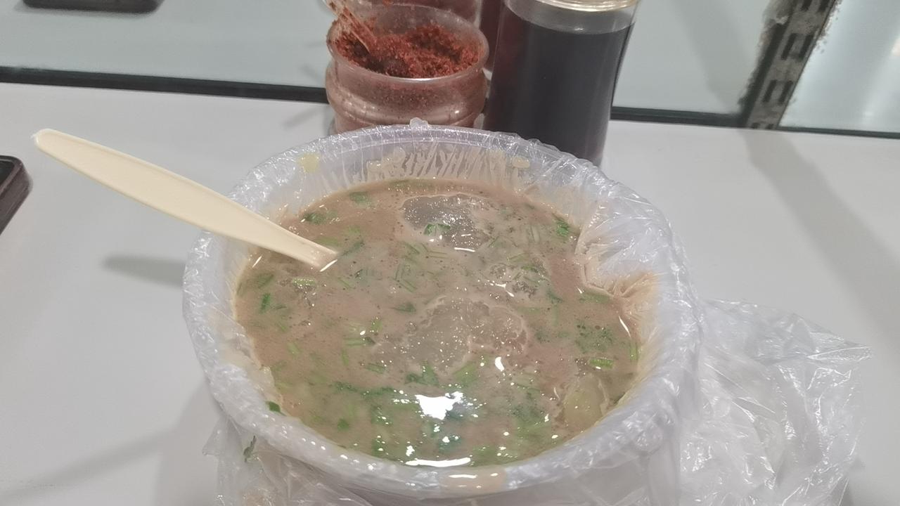 就是这个定律：老人在关键时刻，喜欢那个孩子，保证不在跟前，不喜欢那个孩子，保证给