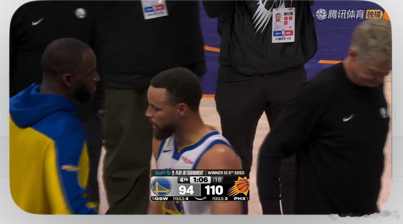 科尔刚刚和库里以及格林拥抱，这一抱意味深长啊！ 