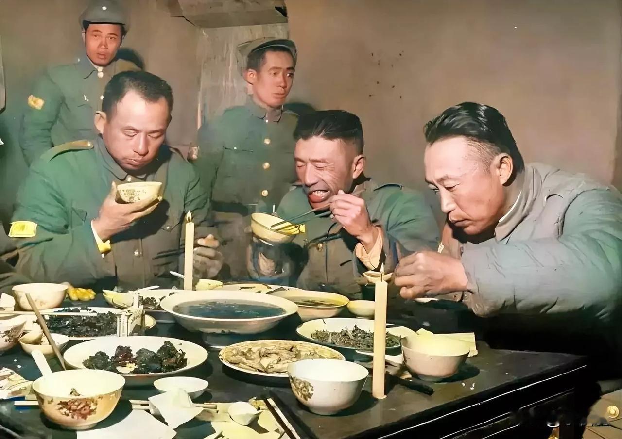这已是在淮海战役包围圈里了，外面的士兵饿得呲牙，随军和被裹挟来的女眷在卖淫换口吃