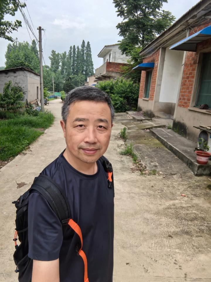 今天是我戒酒第352天，离一整年还有14天，这一年过得真快。
 
上班的时候，总
