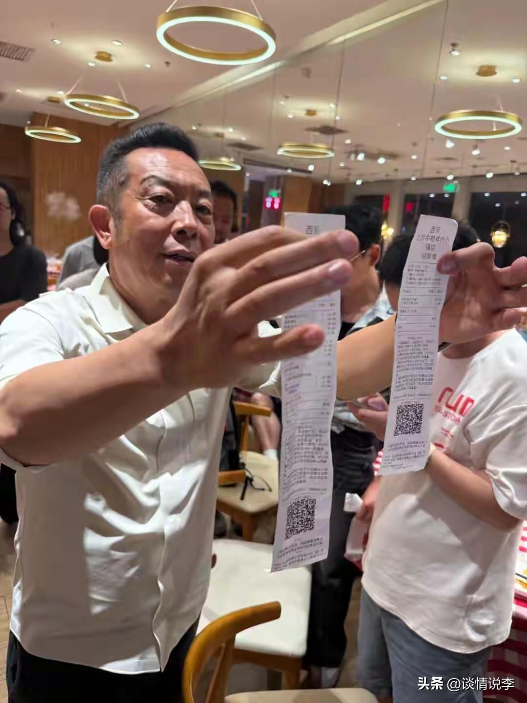 罗永浩和西贝杠上了，

你觉得谁的赢面更大？

刚看了贾总回复的视频，颠三倒四的