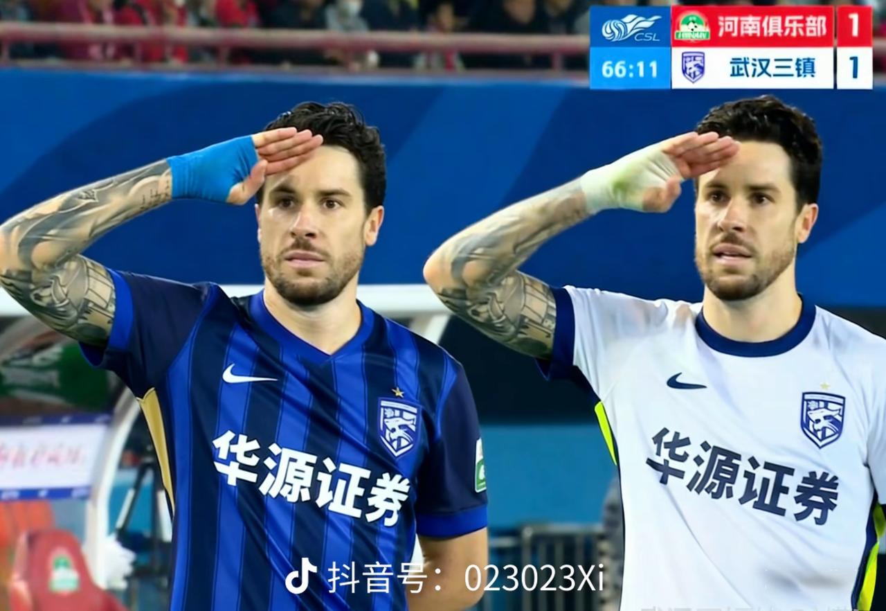 这样的绍尔怎么能不爱，进球后跑半场致谢远征球迷[比心][赞][祈祷]