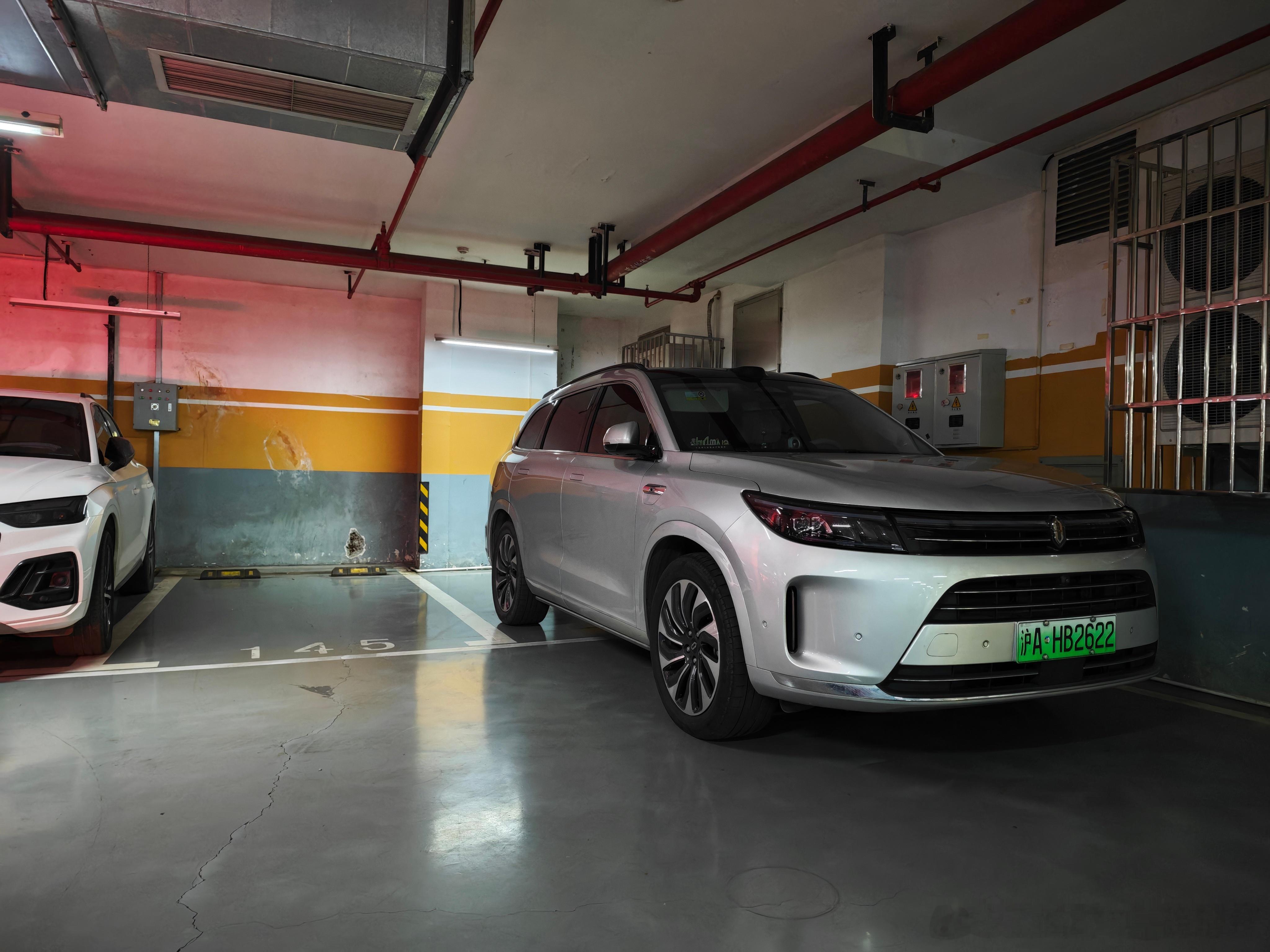 不能因为我几天不在家你们就没素质乱停吧？ 