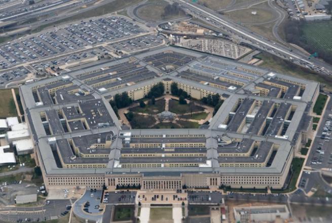 号称全球最强的美国居然扛不住一场仗，弹药库快被掏空，想要把这些消耗的弹药补齐，至