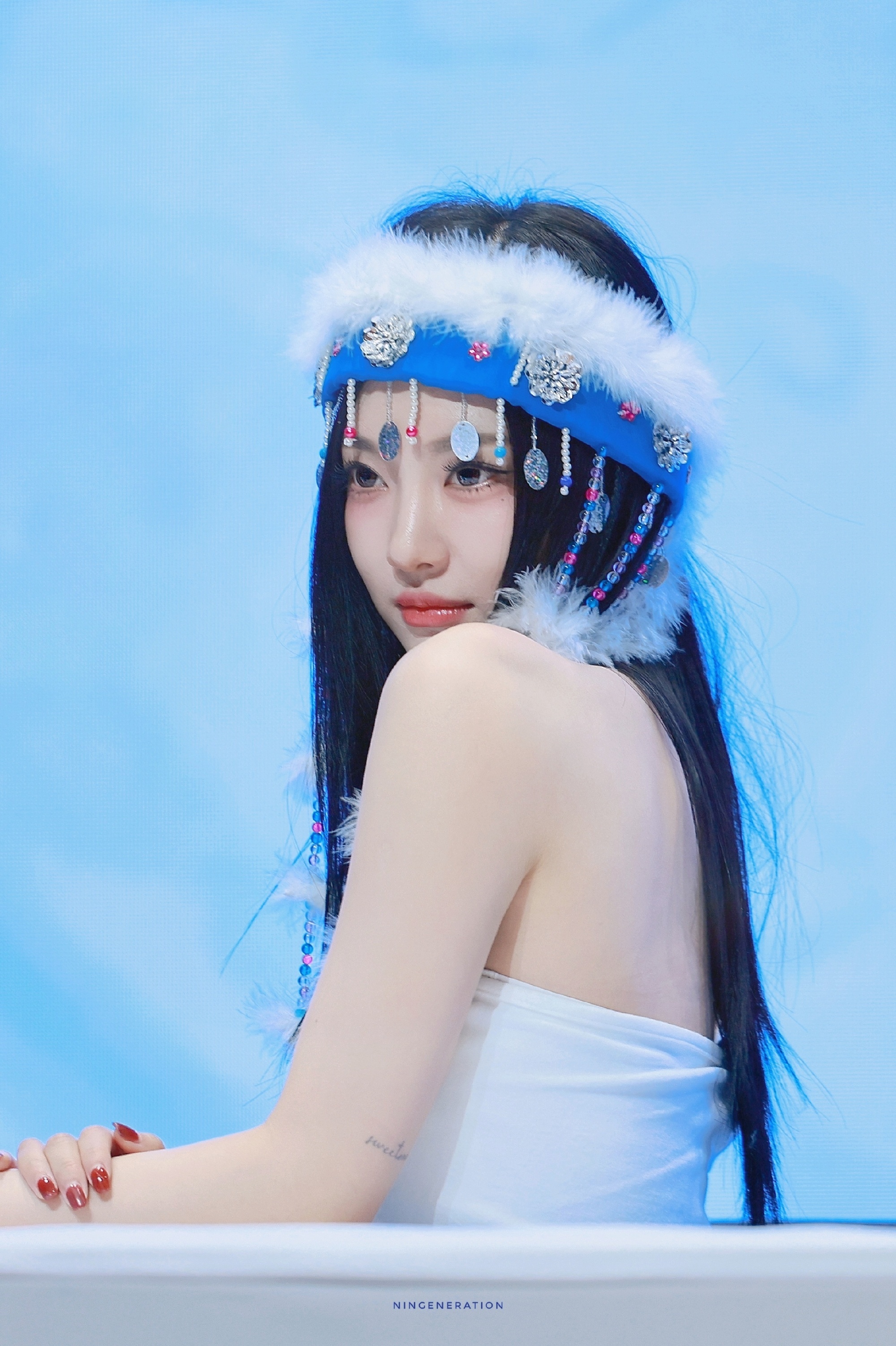 #宁艺卓线下签售香妃头饰# 异域公主宁艺卓，轻轻松松美成这样[爱慕]​​​