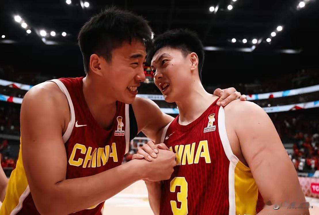 胡明轩不应该被聚焦负面评论！被黎巴嫩后场抢断追平比分，中国男篮后场四人都有均等责