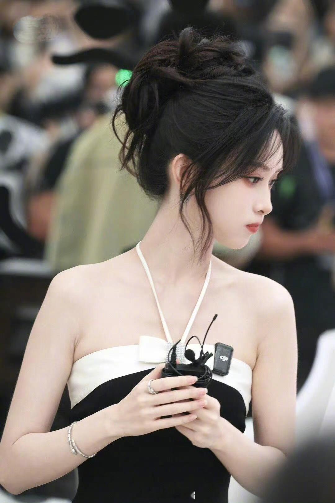 孟子义真是好明媚的美！ ​​​