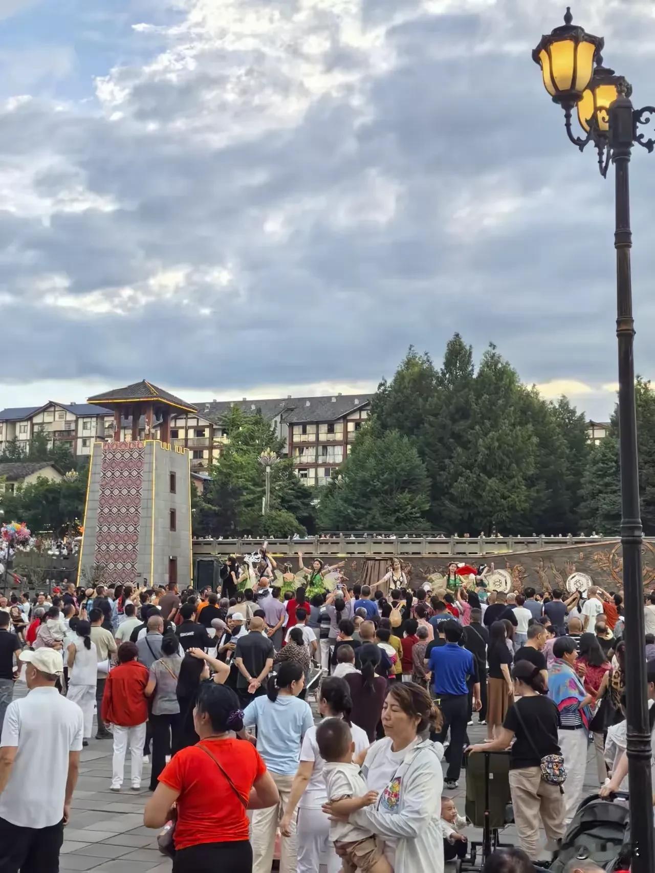 在别人的字里，遇见自己

今天想分享的是苏轼的《定风波》。

那一日，苏轼在沙湖