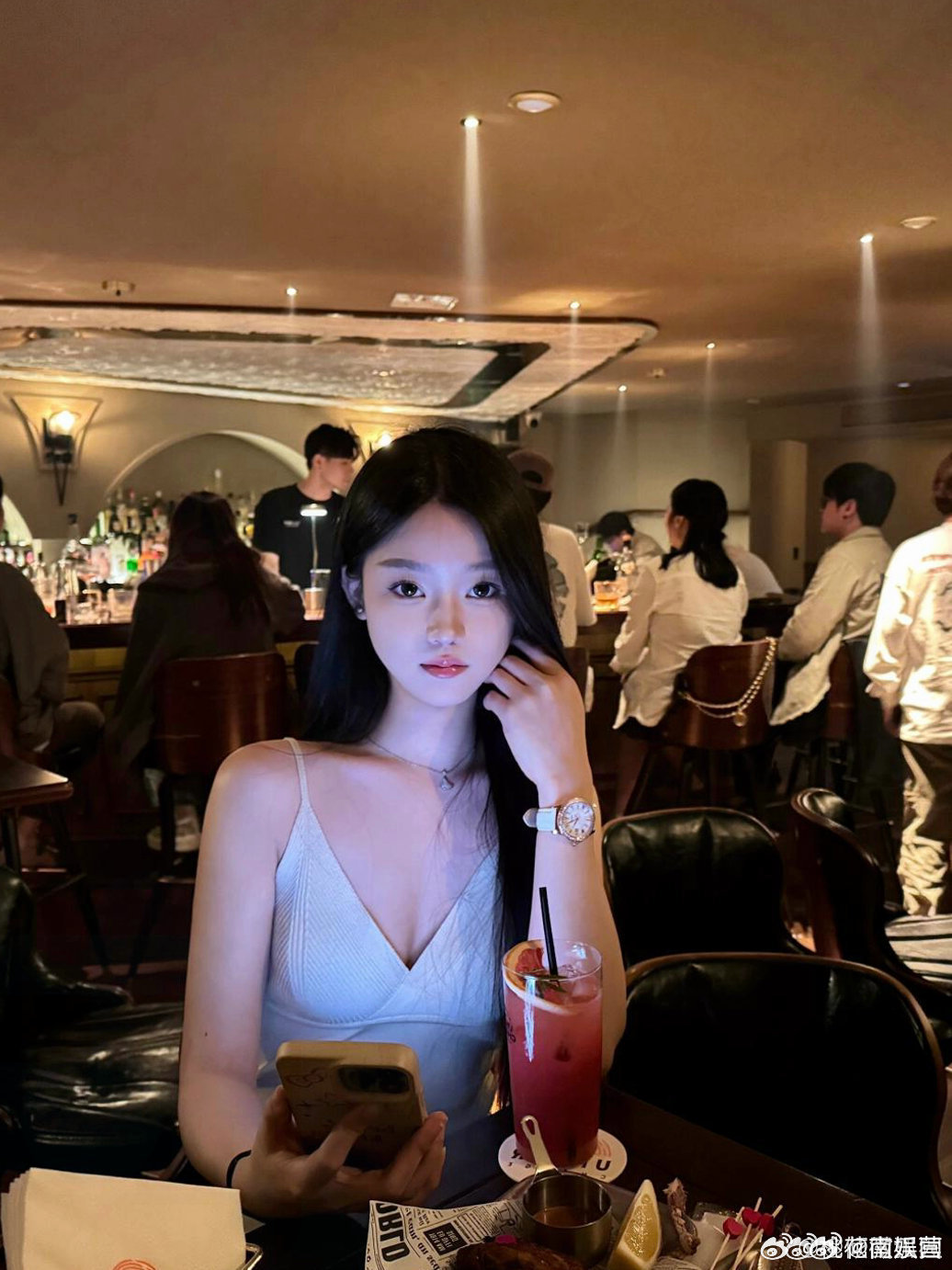 你在的时候，一个人出来喝一杯，看看有没有福气人 ​​​