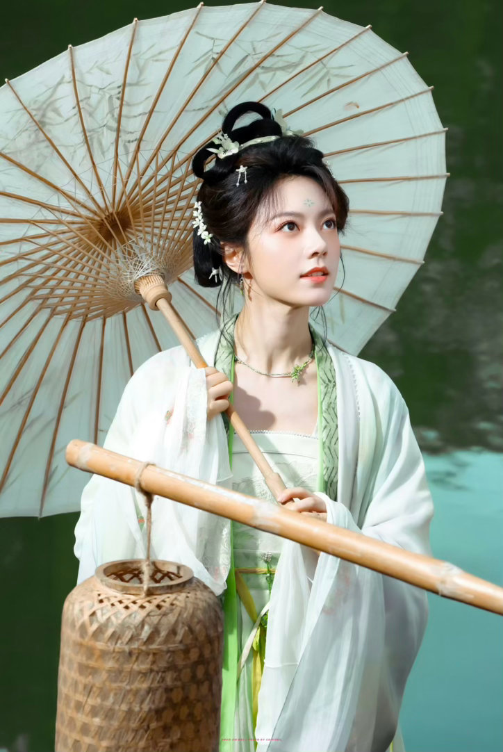 赵今麦赵今麦徐迟 🌾赵今麦无可替代＂海的故事有海鸥聆听 海的深处藏着我对你汹涌