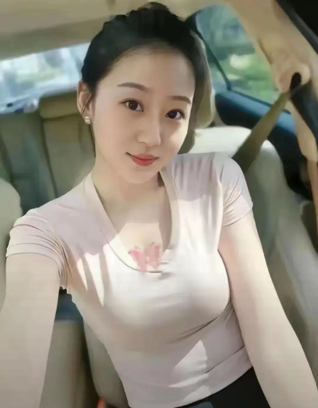 她，43岁的单身女子，用跑步和健身雕刻着自己的生活。她的故事，是一段关于自我关爱