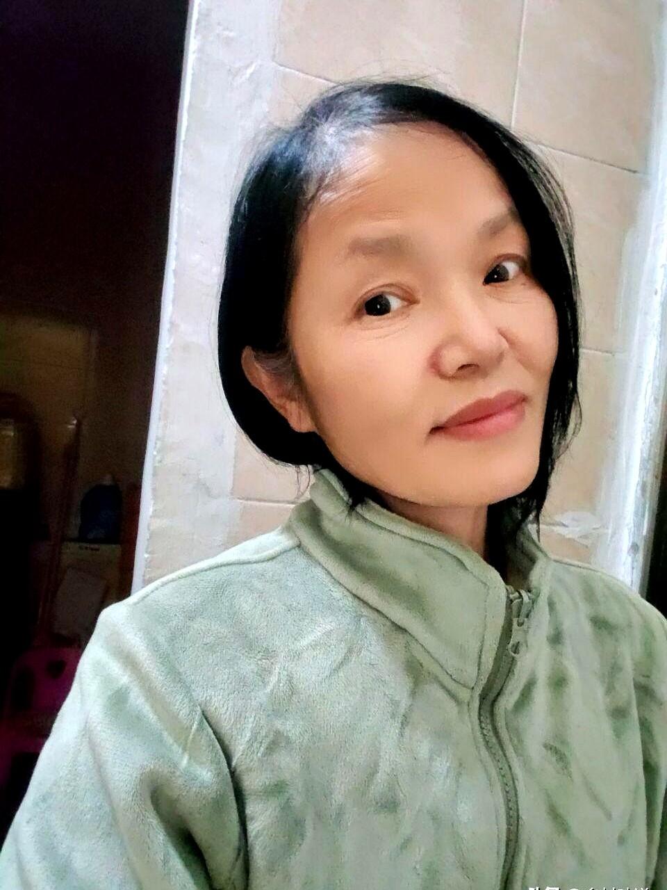 昨晚刷到一条征婚动态,主角是一位69年尾出生的广西女士,短婚未育,她在四五行字里