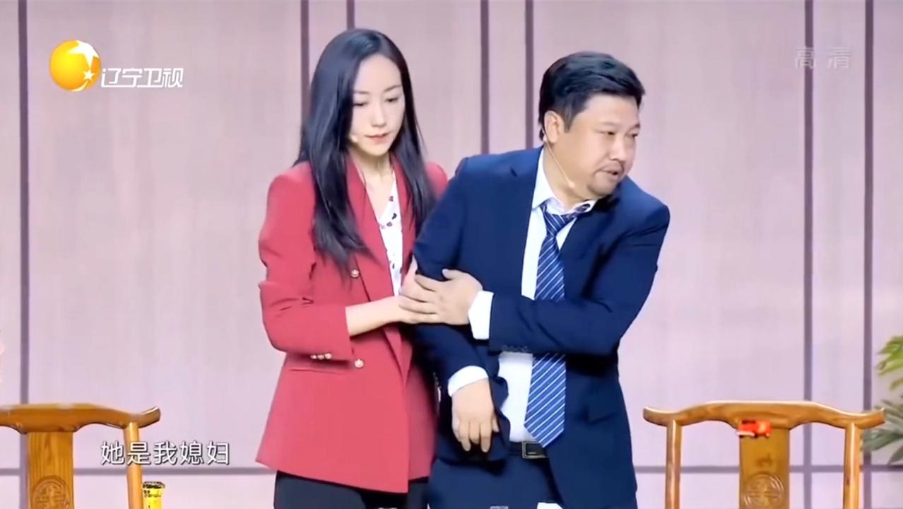 韩雪和贾冰拍完这段小品，回家后估计都得洗八遍手！[捂脸][捂脸][捂脸]贾冰 韩