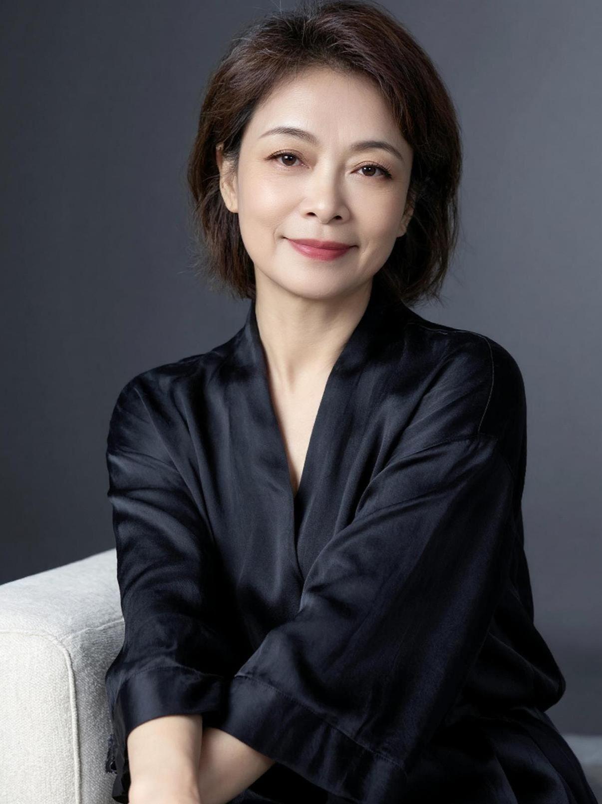 什么是贵气?AI低饱和肖像