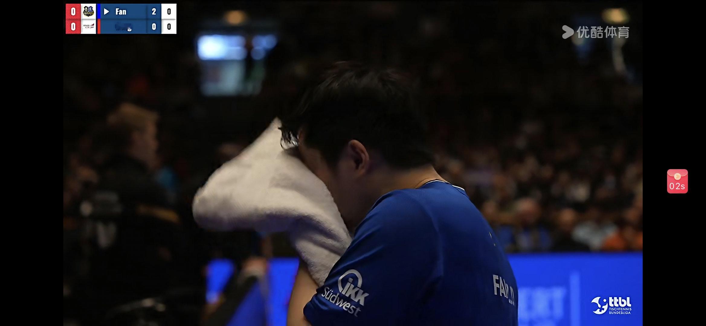 第二局，樊振东11:5赢下，休息时，解说：教练也没什么可说的……哈哈哈 