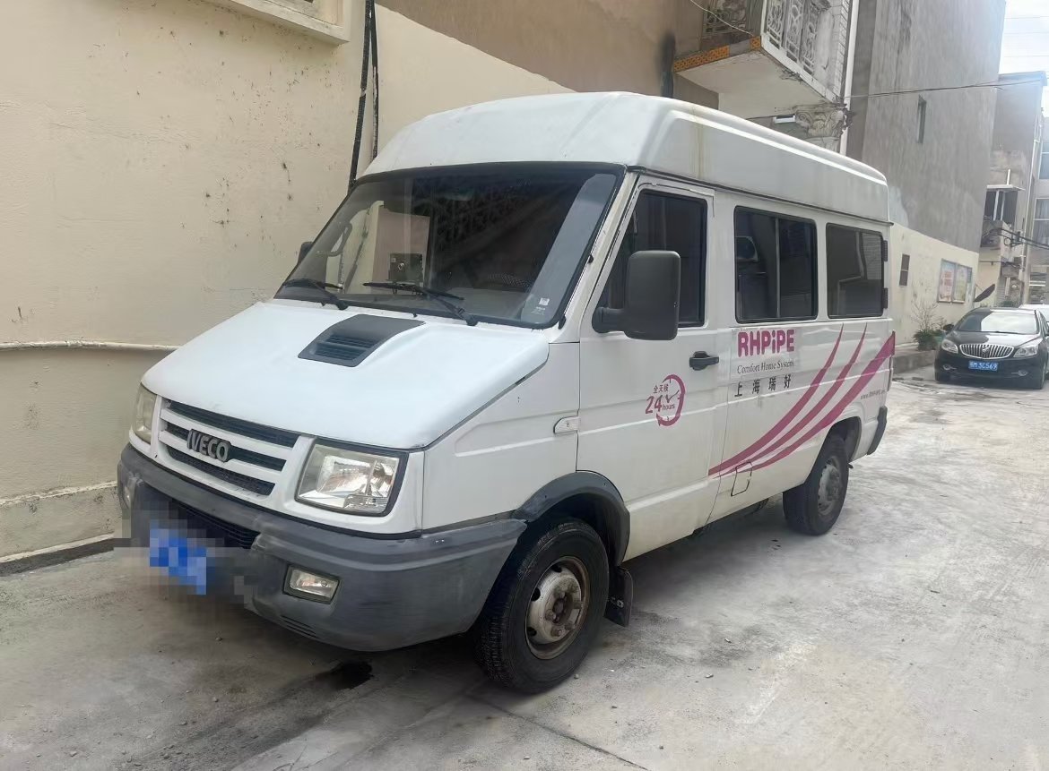 13年依维柯得意，2.5T柴油，致富发财的好东西，一个月回本，要工具车的老板速度