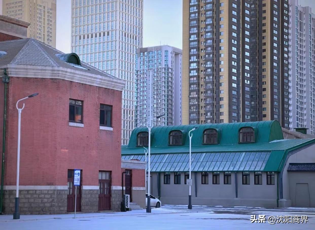 沈阳老建筑不少
老建筑确实好看
散落在城市街巷
与现代建筑共同构筑沈阳的城市味道