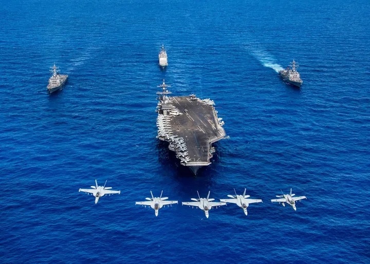 #航母#因为“9·11事件”，“卡尔·文森”号在接到命令后驶往北阿拉伯海。在20