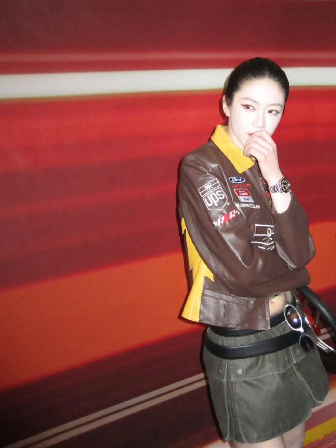 向涵之高马尾机车风向涵之一套高马尾机车风穿搭，亮相F1中国大奖赛好久不见妹宝这种