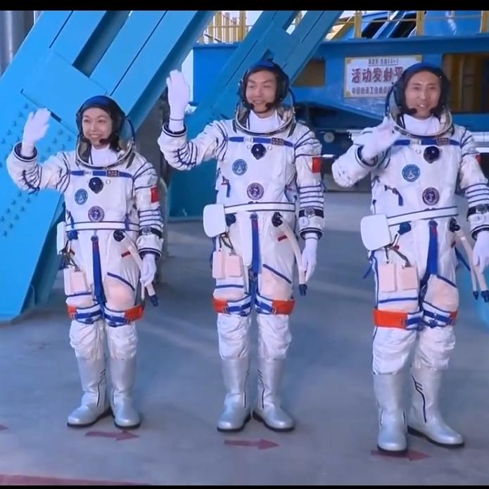 重磅官宣！神舟二十三号乘组确定，香港女航天员首飞太燃了

好消息刷屏！祝中国神州