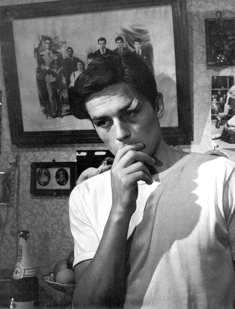 维斯康蒂导演的《洛可兄弟》（1960）里的阿兰·德龙[咖啡]𝐀𝐥𝐚𝐢𝐧