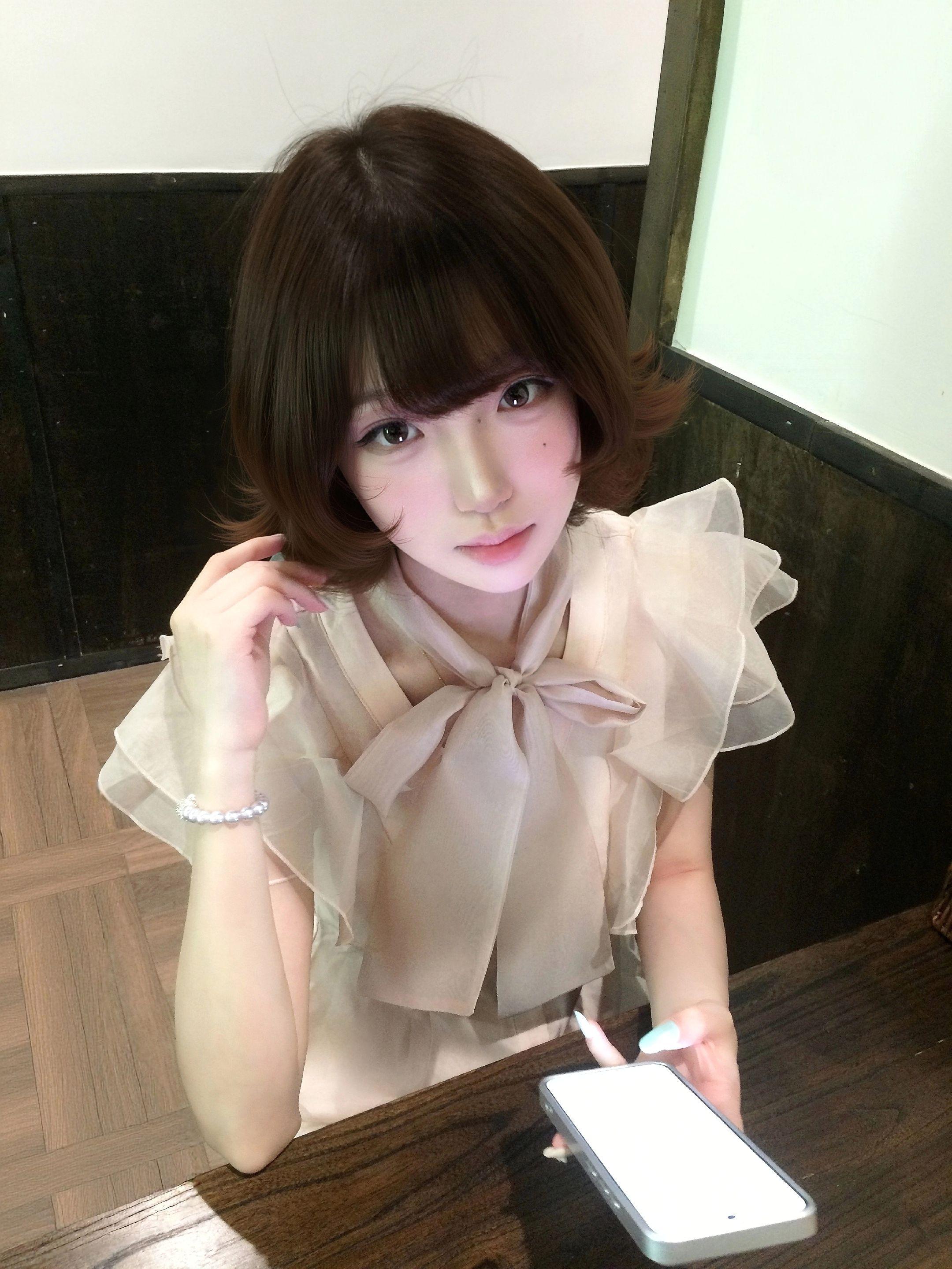 和漂亮女孩约会中₍ ᵔ- ̫-ᵔ₎ 。