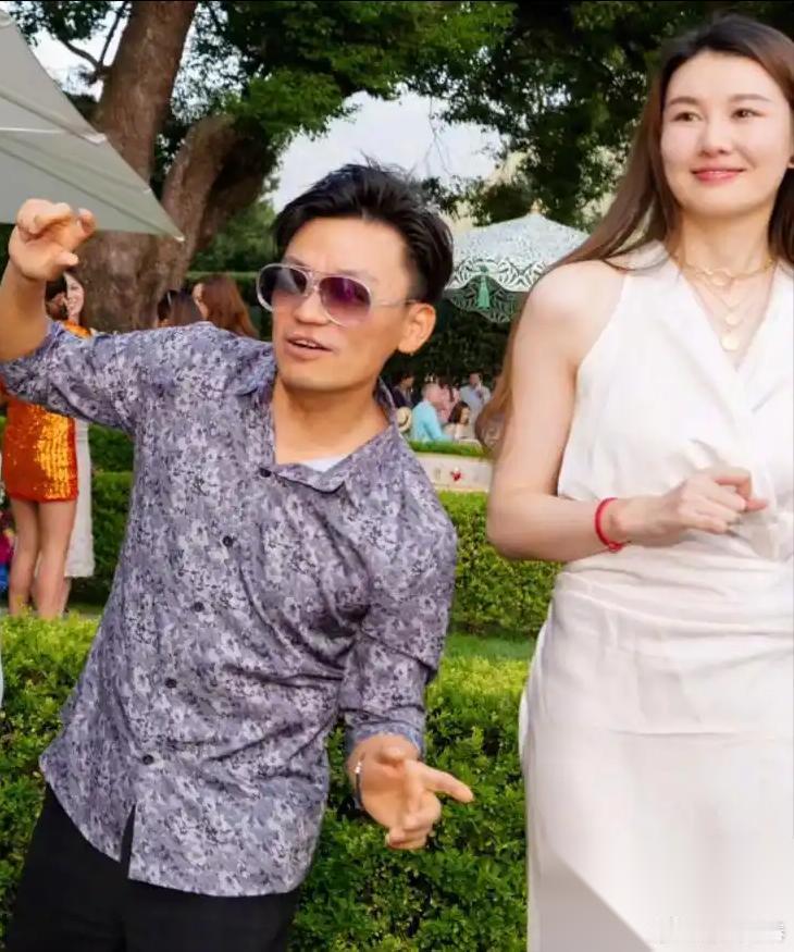 王宝强大概率是不会再婚了 原因很简单 不是冯清不够漂亮不够有钱，而是王宝强可能真