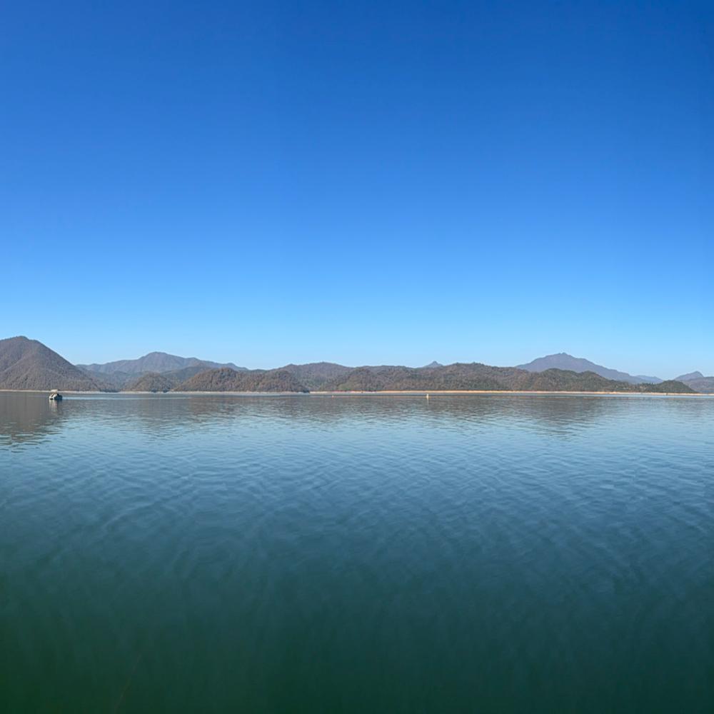 人这一辈子
不用求大富大贵
不用追身价百倍

家庭和睦
身体康健
心里没愁事
身