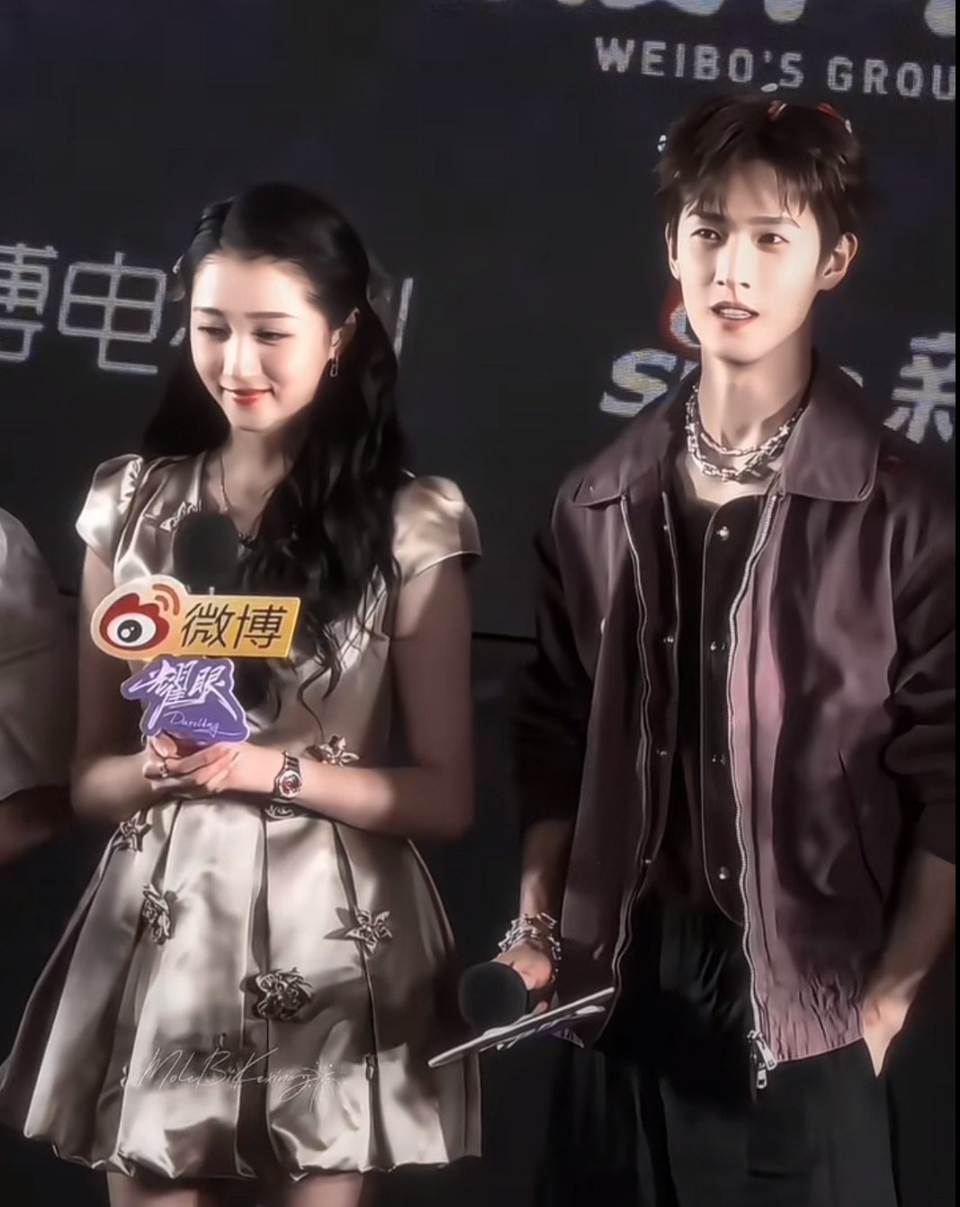 关晓彤李昀锐线下合体好多贴贴 那个打球神图我已经发给所有追剧的朋友了，大家都说这