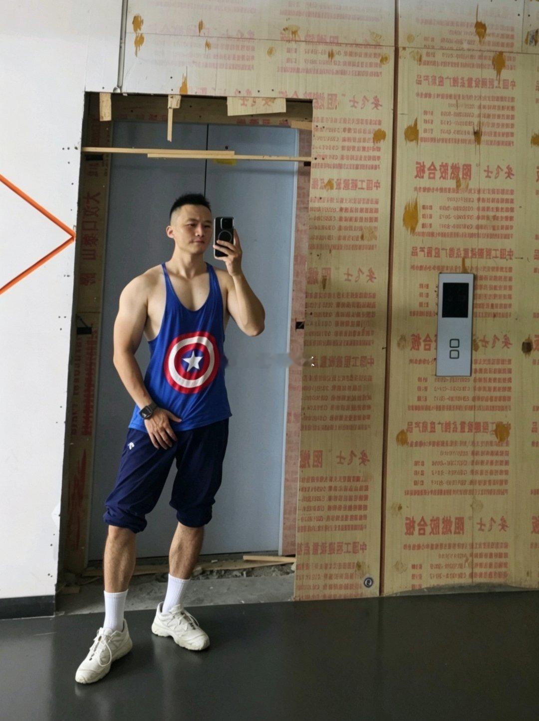 打算周末去长白山。想问下东北晚上需要穿羽绒服吗？我们这边还是短裤。 ​​​