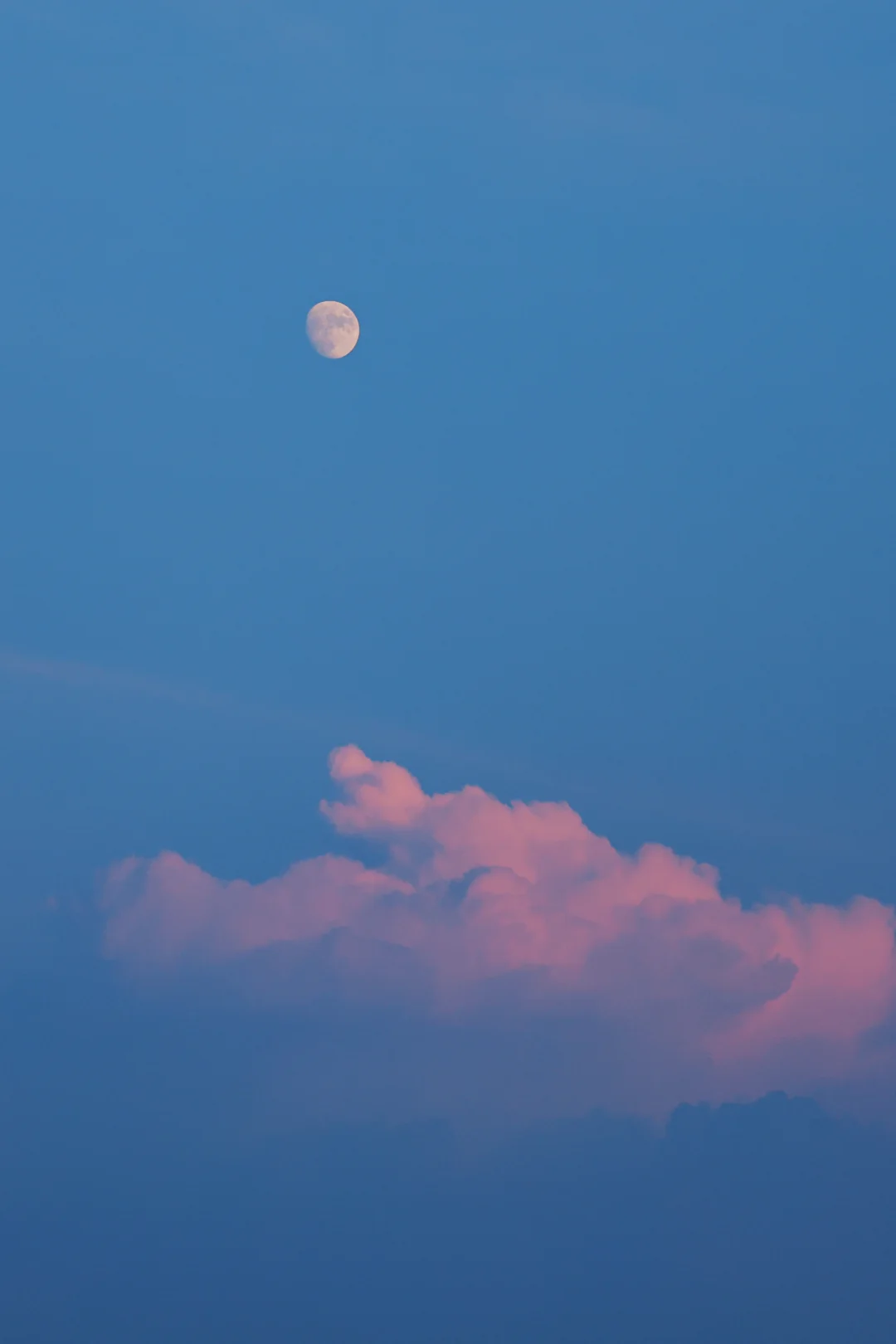 青岛今天的云和月亮🌔