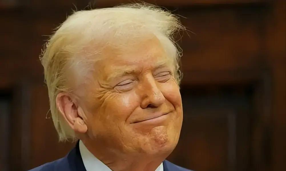 中美军方这轮“悄悄见面”，针对的就是钱紧后的力量重排。
 
2025年12月中旬